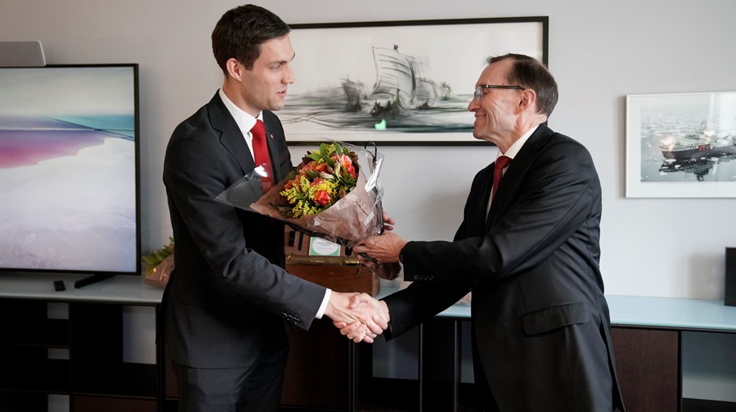 Andreas Bjelland Eriksen overtok mandag jobbetn som klima- og miljøminister etter Espen Barth Eide.