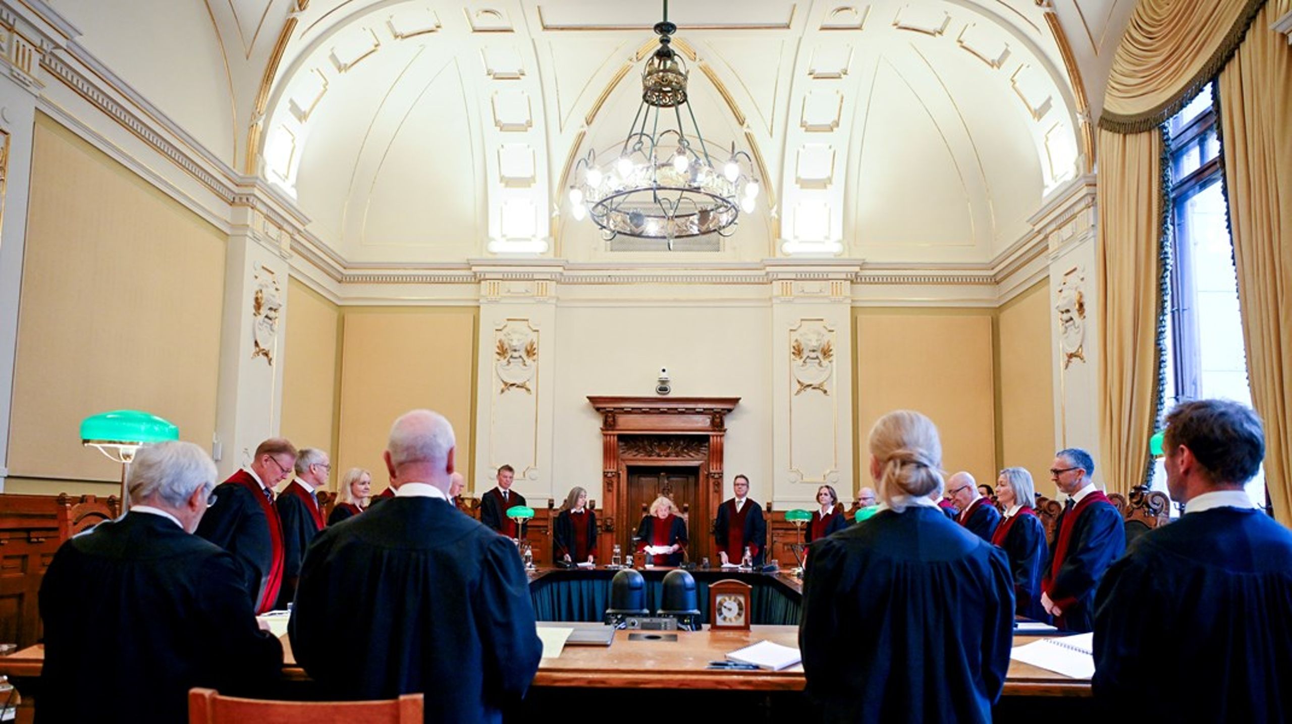 Alle de 17 kappekledte dommerne var enige om at Acer ikke har noen nevneverdig beslutningsmyndighet over Norge. Nei til EUs søksmål mot staten ble derfor klart avvist.&nbsp;