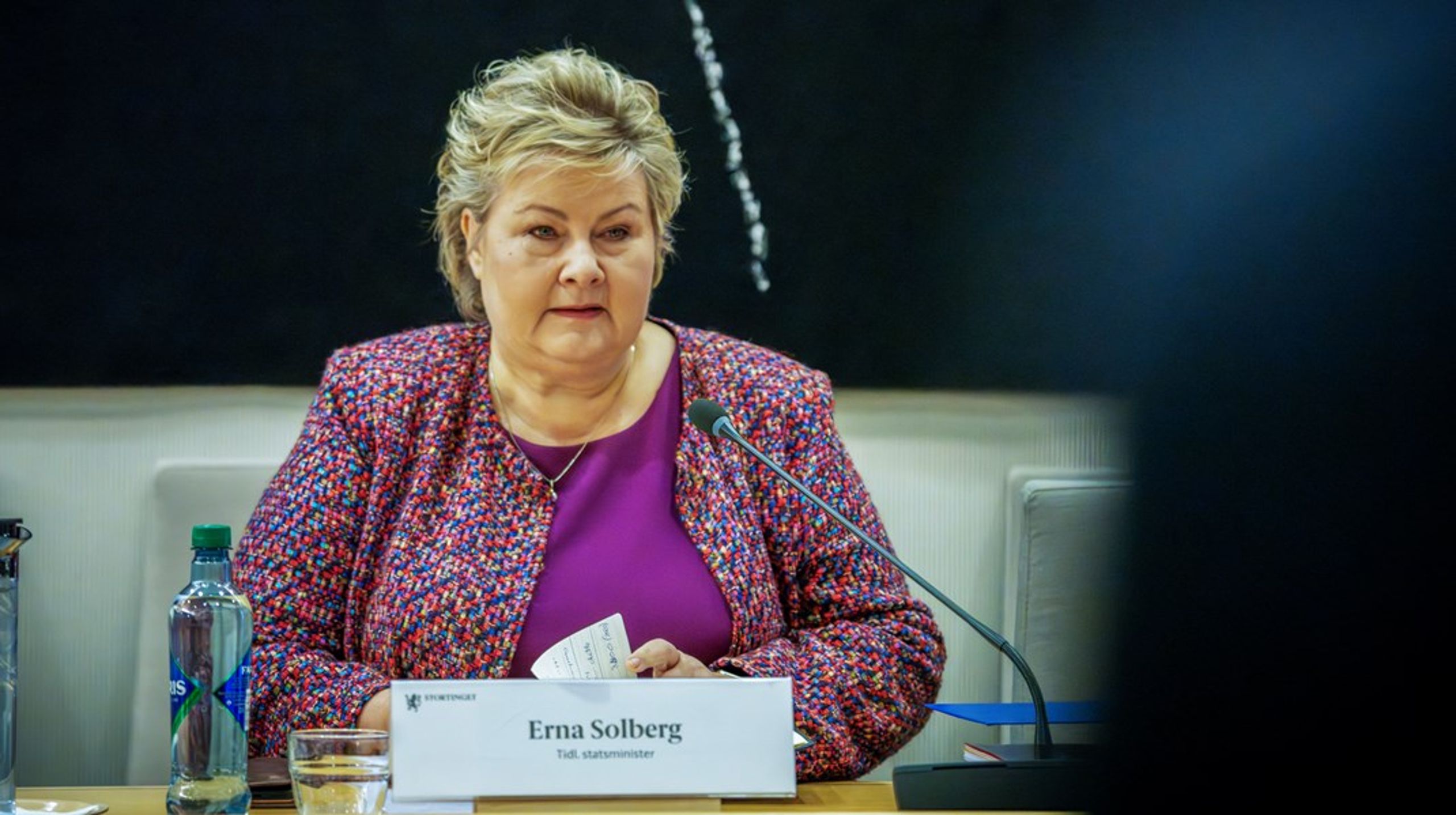 Erna Solberg ble spurt om om hadde outsourcet habilitetsspørsmålet til sin ektefelle, men avviste dette under høringen i kontroll- og konstitusjonskomiteen tirsdag.&nbsp;