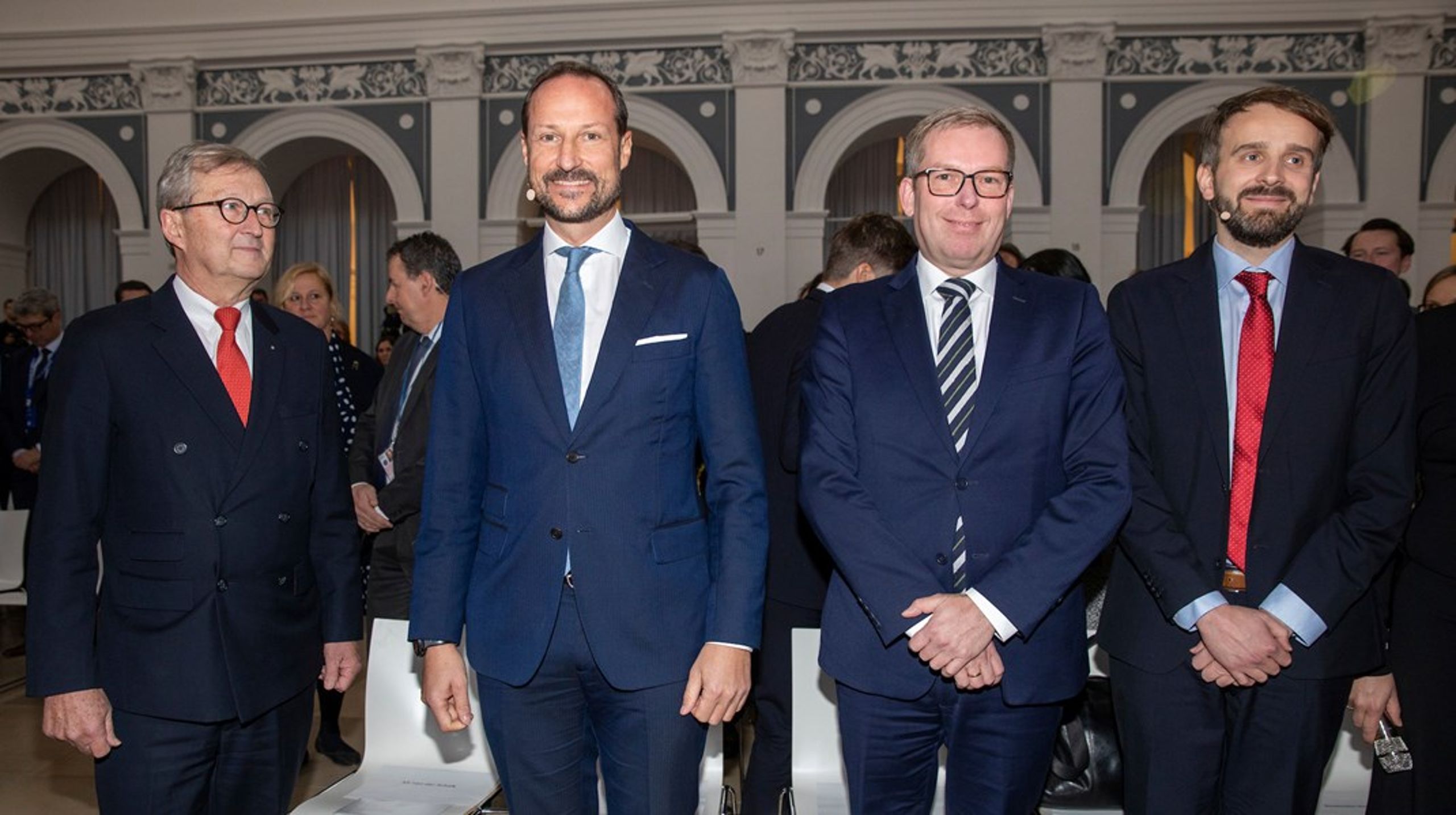 Visepresident for Handelskammeret i Hamburg, Willem van der Schalk, direktør for Innovasjon Norge, Håkon Haugli, kronprins Haakon og næringsminister Jan Christian Vestre.