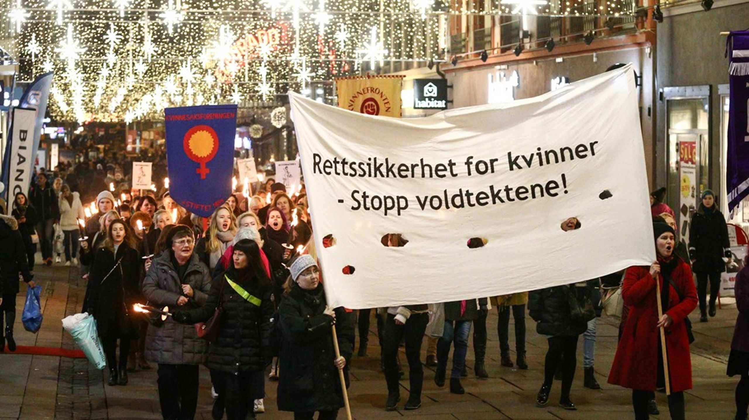 25. november markeres den internasjonale dagen for avskaffelse av vold mot kvinner. Det er fremdeles god grunn til å markere dagen også i Norge, mener innleggsforfatterne.