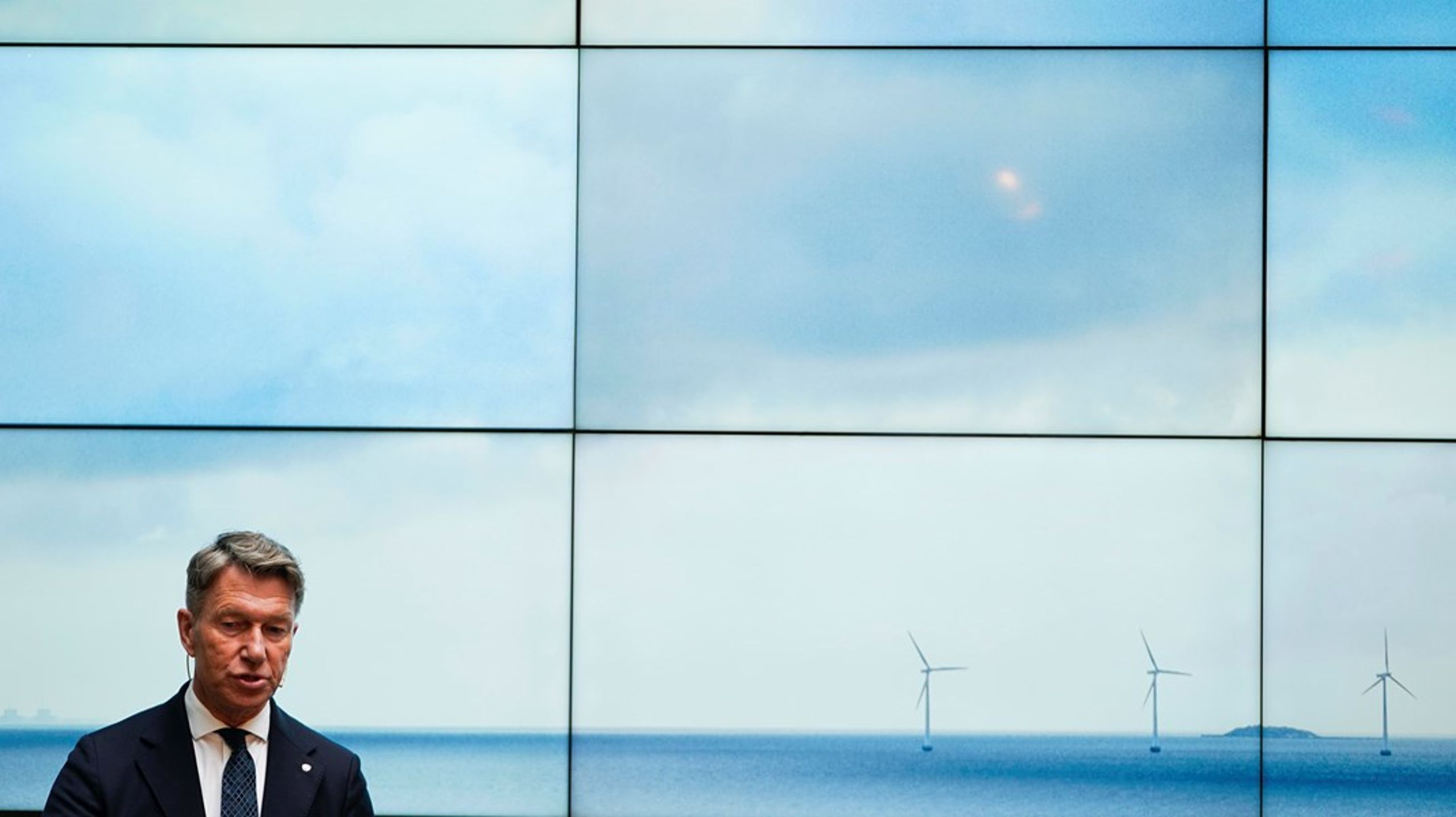 «Norge er omtrent det eneste vestlige landet der energiomstillingen går feil vei. Likevel er det vindstille på kontoret til energiminister Terje Aasland,» skriver Margit Martinsen fra Oslo MDGs bystyregruppe.
