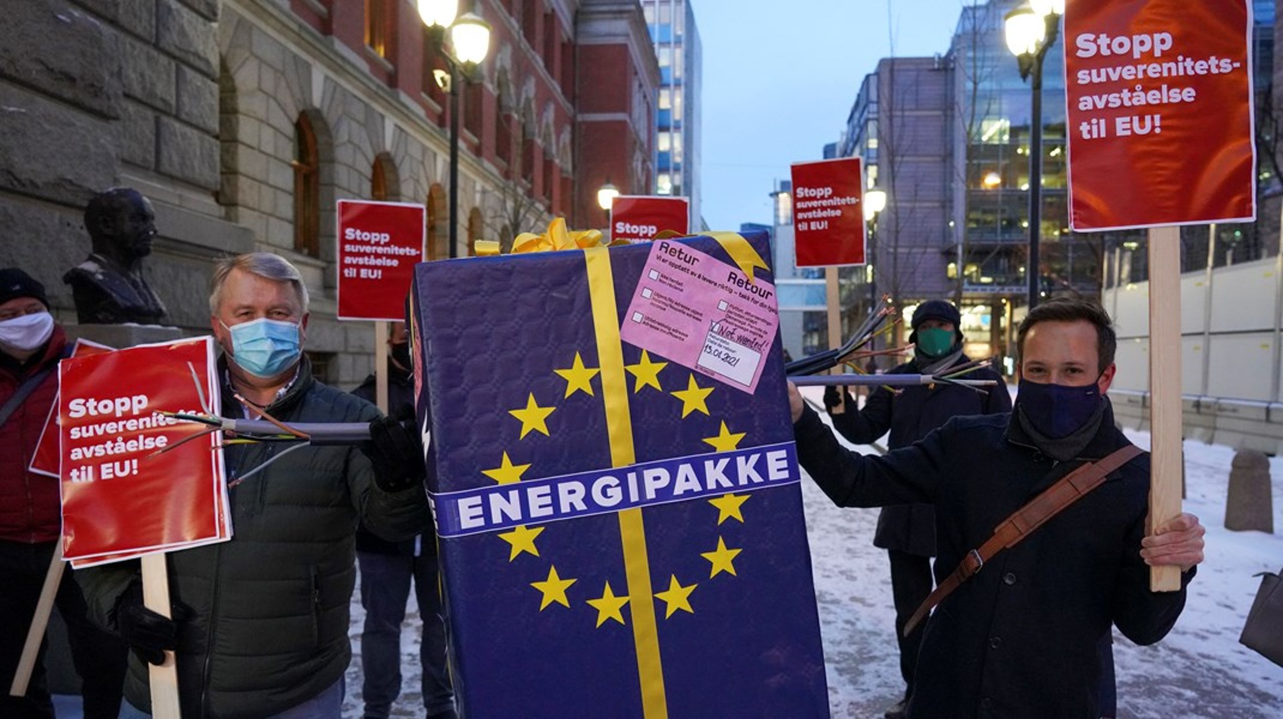Mandag vil Borgarting lagmannsrett behandle ankesaken om ACER. I 2021 aksjonerte Nei til EU utenfor Høyesterett. Oslo tingrett dømte at Stortinget ikke hadde brutt grunnloven da de vedtok EUs tredje energipakke i 2018.