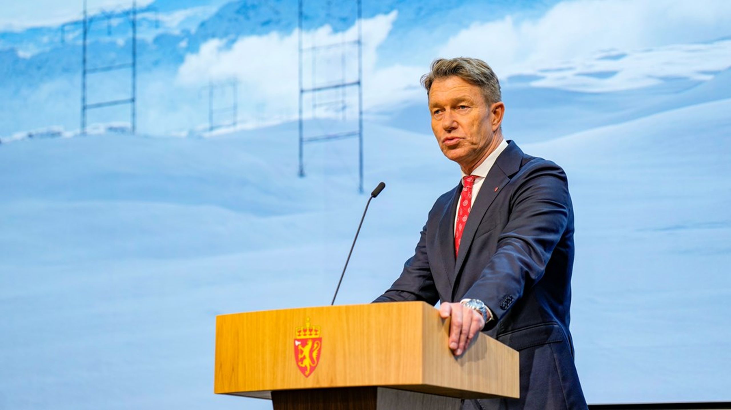 Regjeringen og energiminister Terje Aasland (Ap) har ambisjoner om mer nett, mer fornybar kraft og mer enøk, og lanserer flere grep i 2024 for å følge opp.