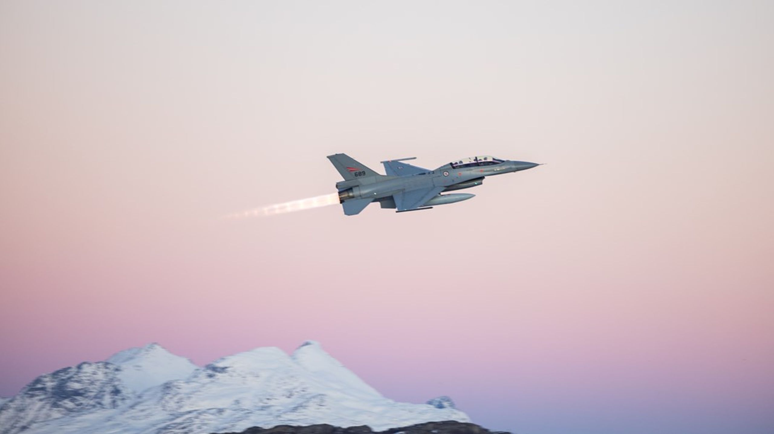 Bodøs befolkning fikk høre brølet fra F-16 en siste gang, før kampflyet reiser sørover på treningsoppdrag.