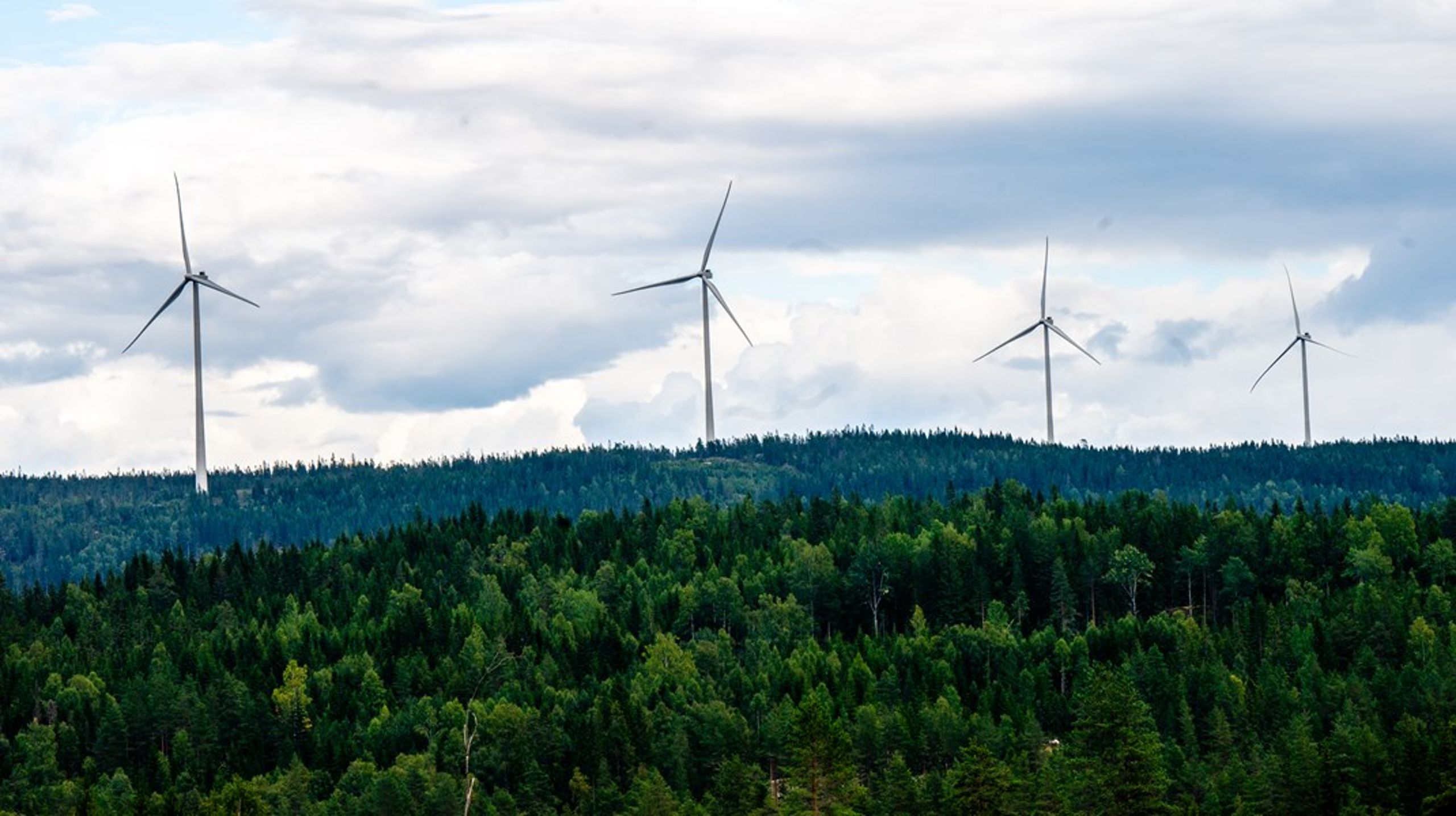 Norge har en høyere andel fornybar energi enn noe EU-land. EU har satt et mål om at 42,5 prosent av energibruken skal være fornybar innen 2030, men landet kun på 23 prosent i 2022.