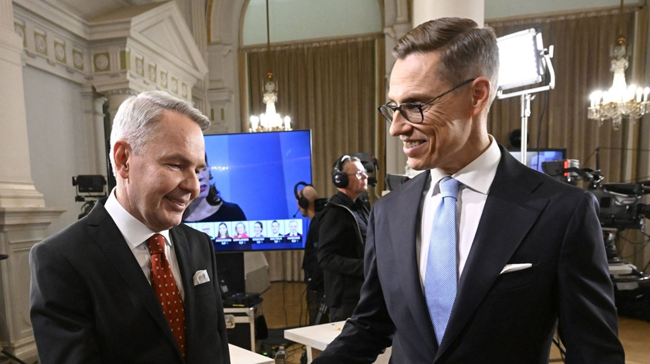Pekka Haavisto (t.v.) og Alexander Stubb går videre til andre valgomgang i det finske presidentvalget.