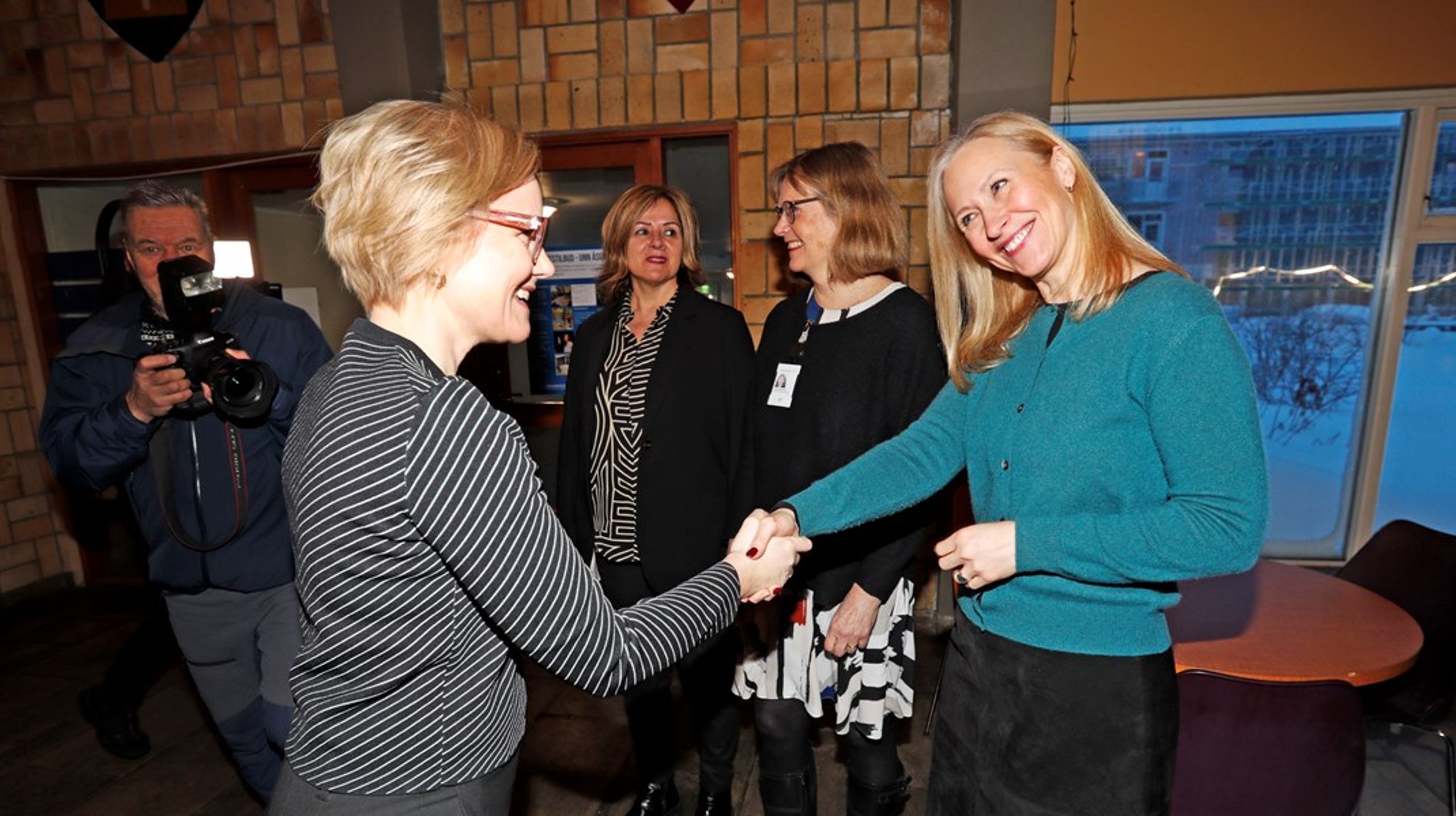 Forrige uke reiste helseminister Ingvild Kjerkol til Nord-Norge. I Tromsø ble hun ønsket velkommen av styreleder i Helse Nord, Renate Larsen. Også direktør i Helse Nord, Marit Lind, og UNN-direktør Anita Schumacher møtte statsråden.