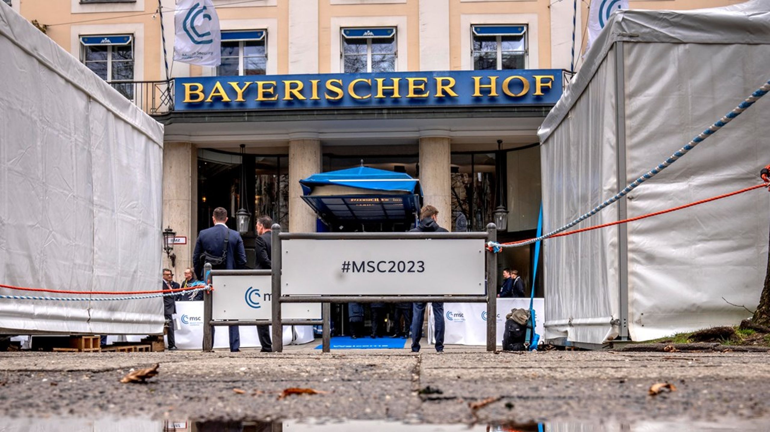 Kommende helg vil&nbsp;Bayerischer Hof Hotell igjen huse Sikkerhetskonferansen i München. I løpet av helgen&nbsp;vil statsoverhoder og ministre fra over hundre land diskutere dagens største sikkerhetsutfordringer.