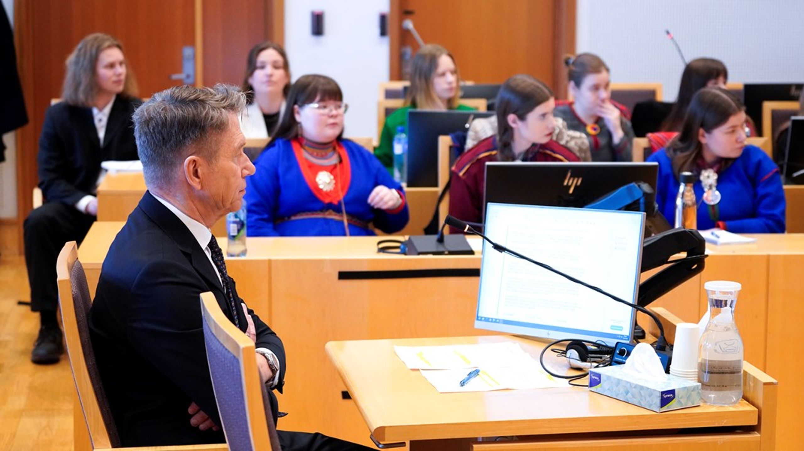 Torsdag vitner energiminister Terje Aasland (Ap) i rettssaken mot 18 Fosen-aktivister. 500 dager etter Høyesteretts dom, beklaget regjeringen.