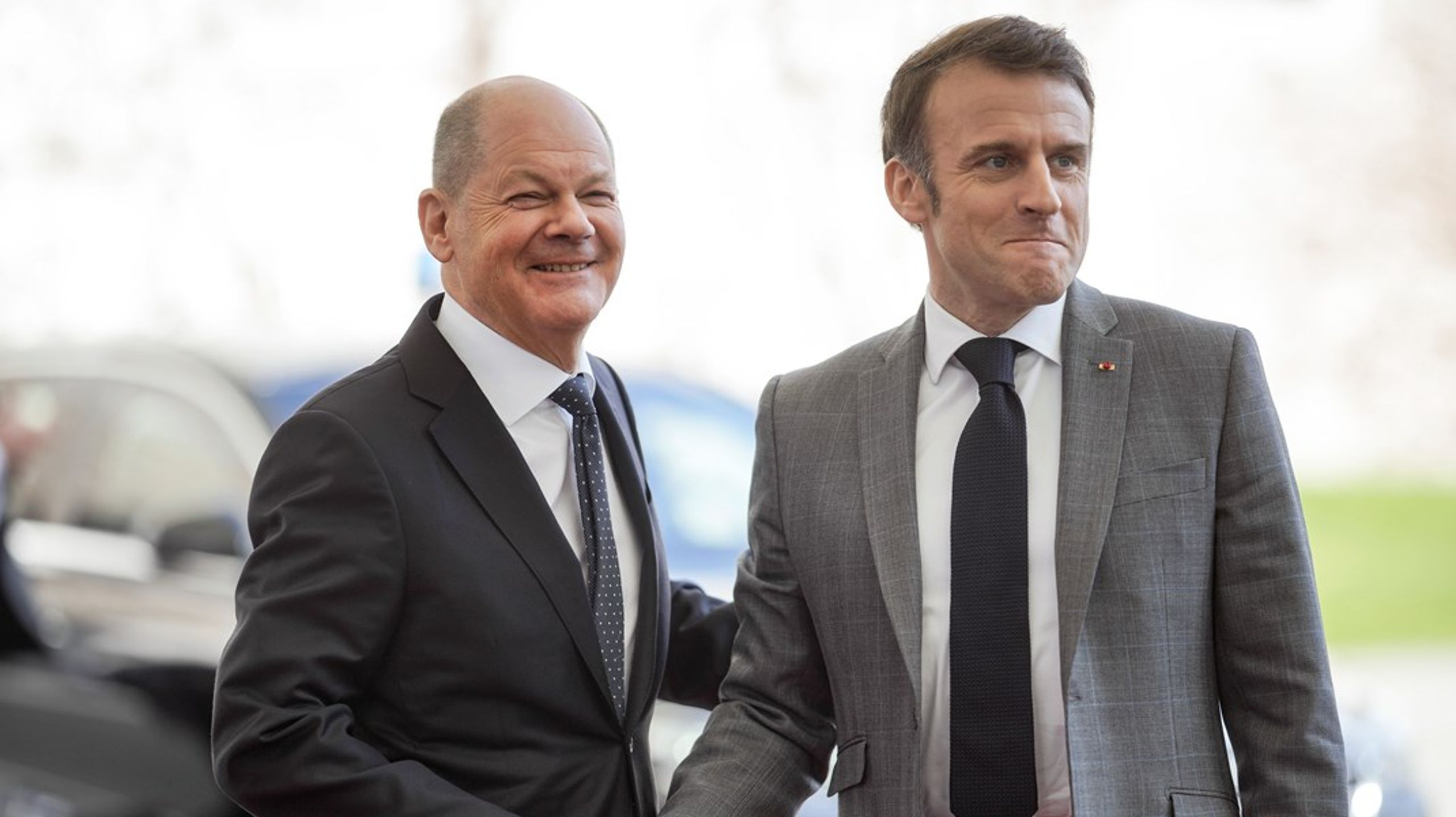 Tysklands forbundskansler Olaf Scholz og Frankrike-president Emmanuel Macron møtes i Brussel sammen med de andre EU-landenes ledere for å diskutere sikkerhetspolitikk.