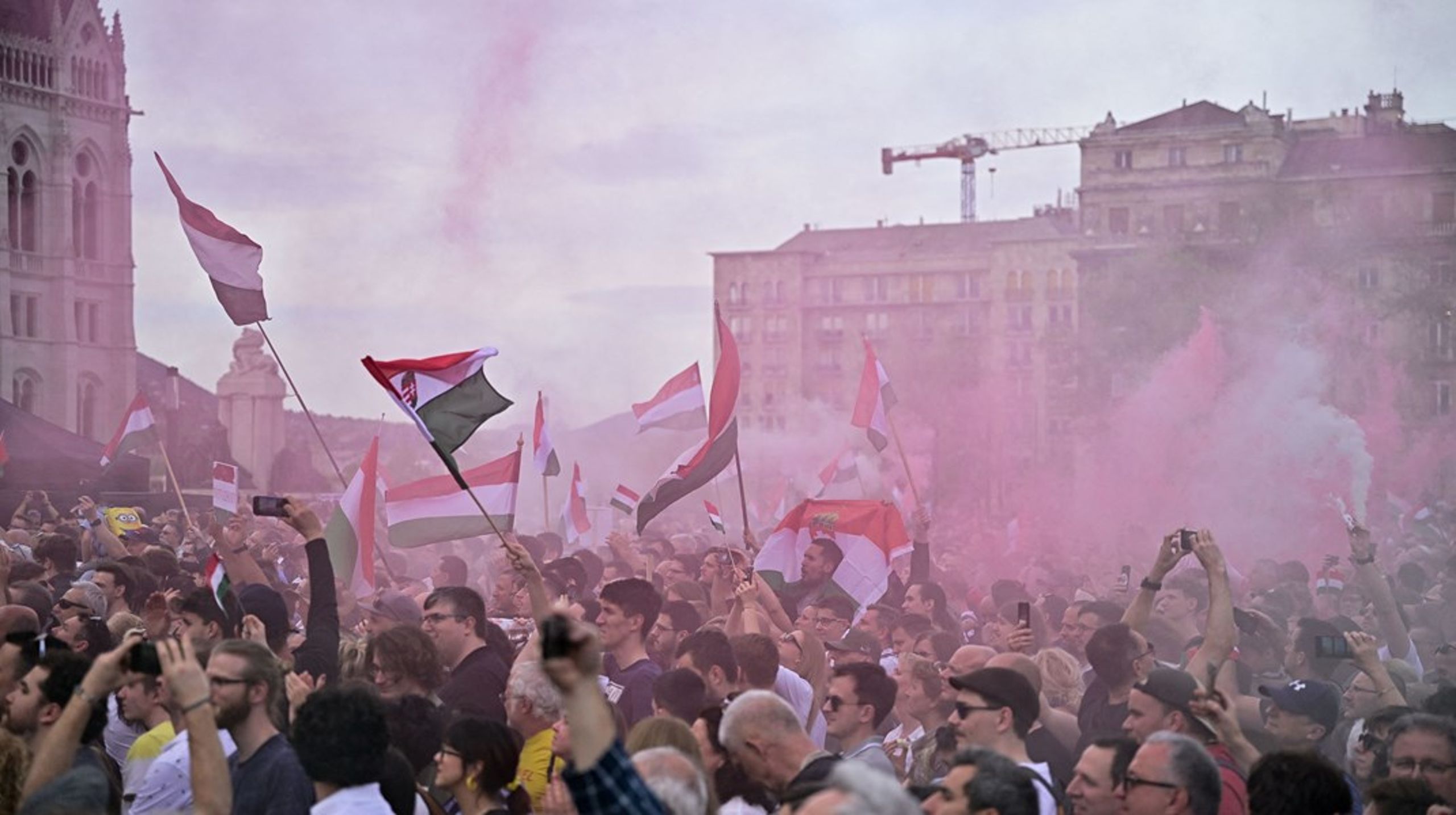 Et skifte mot høyre er sannsynlig under EU-valget, men i Ungarn møtte titusenvis opp for å demonstrere mot Fidesz-regjeringen.