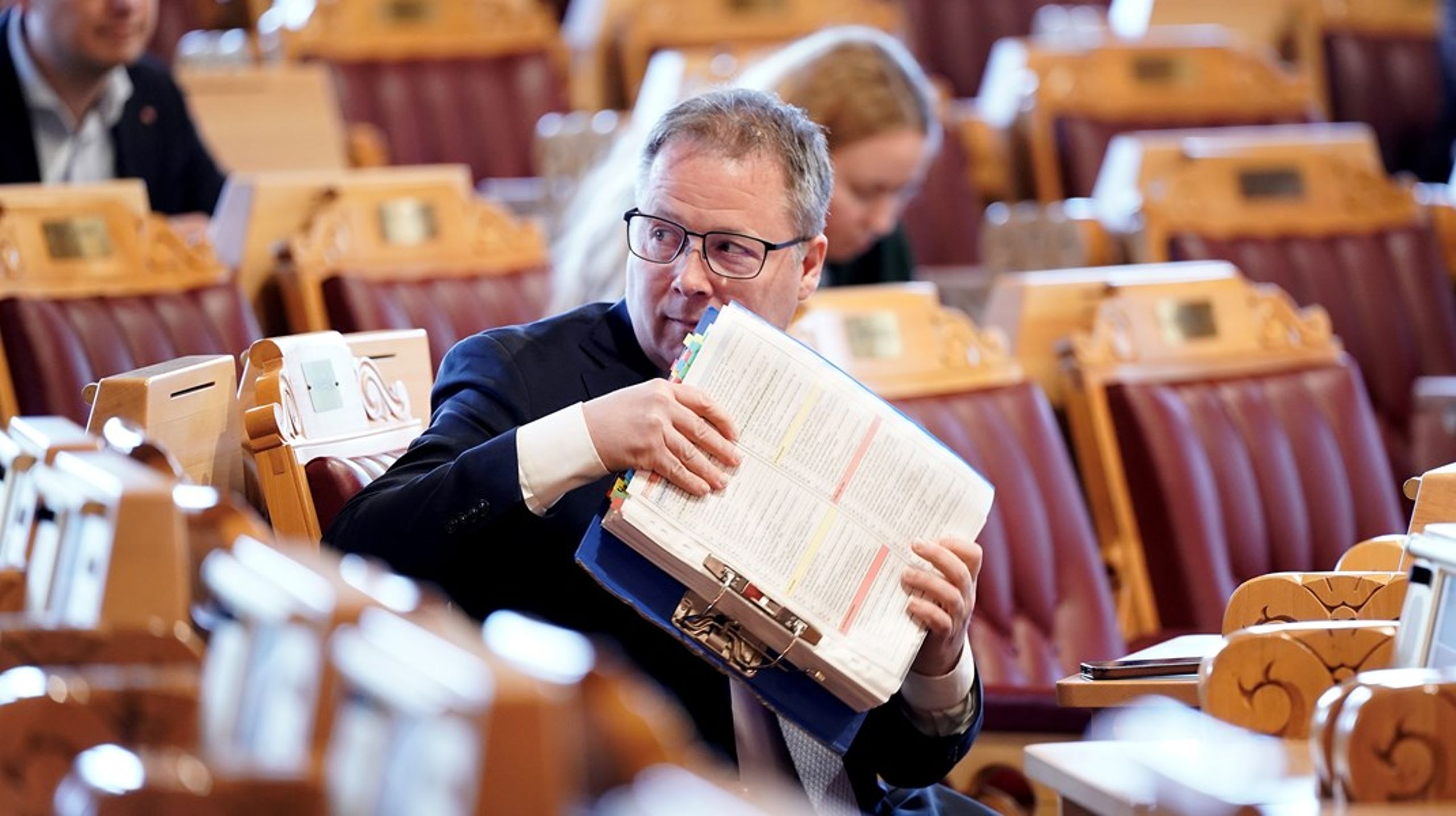 Forsvarsminister Bjørn Arild Gram (Sp) ble utfordret om pensjon i den muntlige spørretimen på Stortinget onsdag.