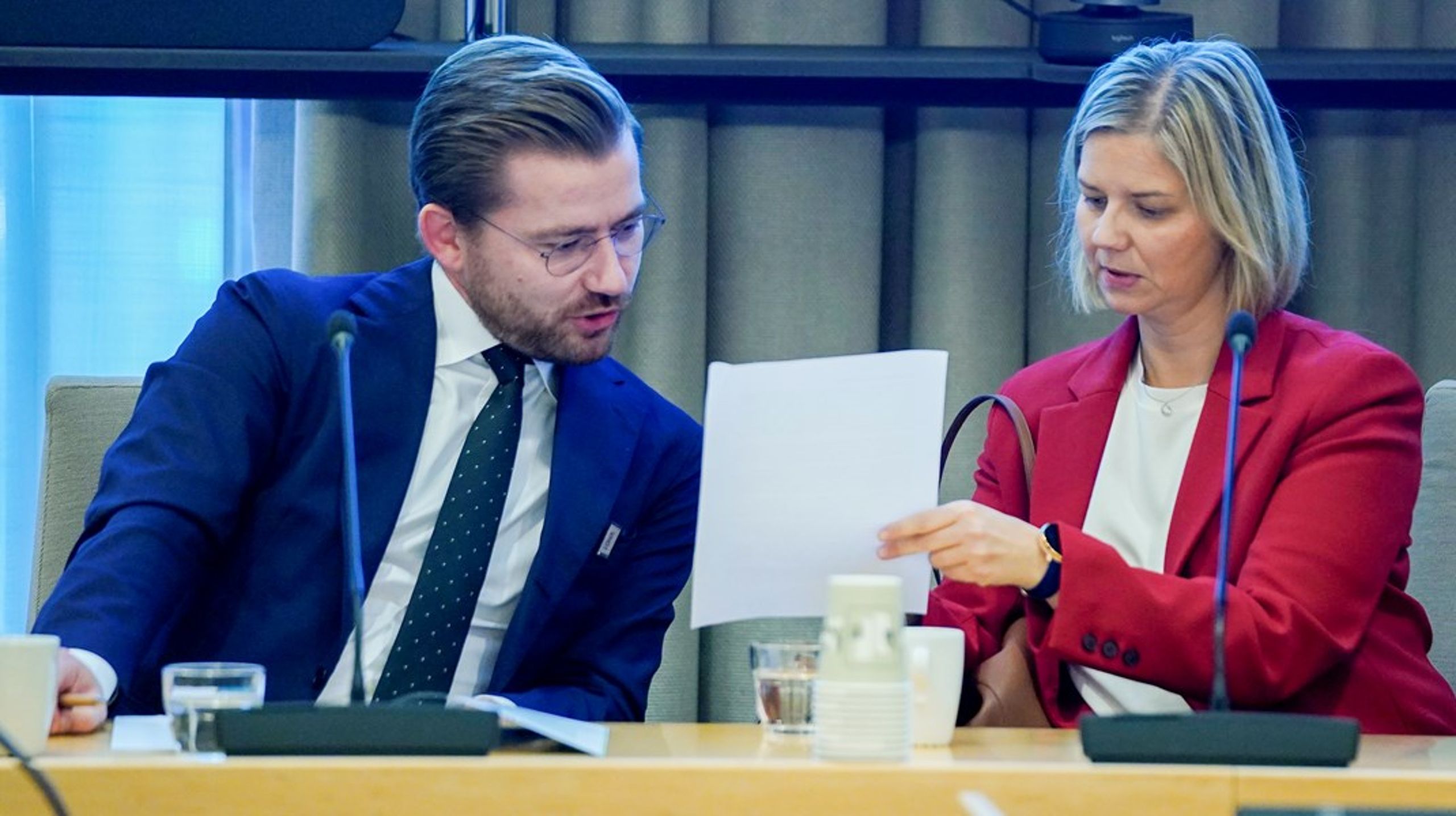 Nestleder Sveinung Rotevatn og leder Guri Melby la mandag frem Venstres alternative statsbudsjett.