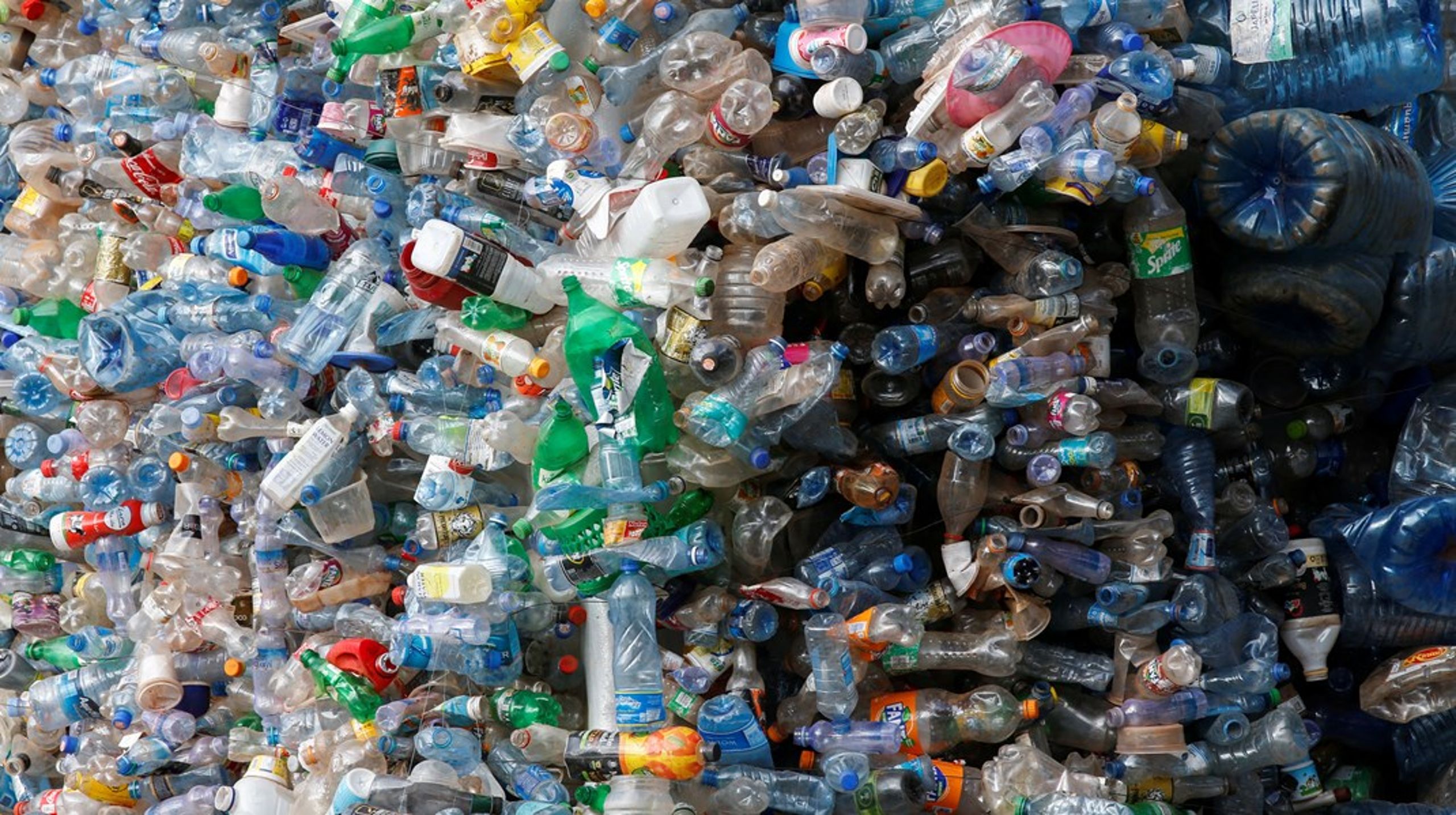 Avfall fra emballasje må reduseres betydelig, sier EU-kommisjonen.