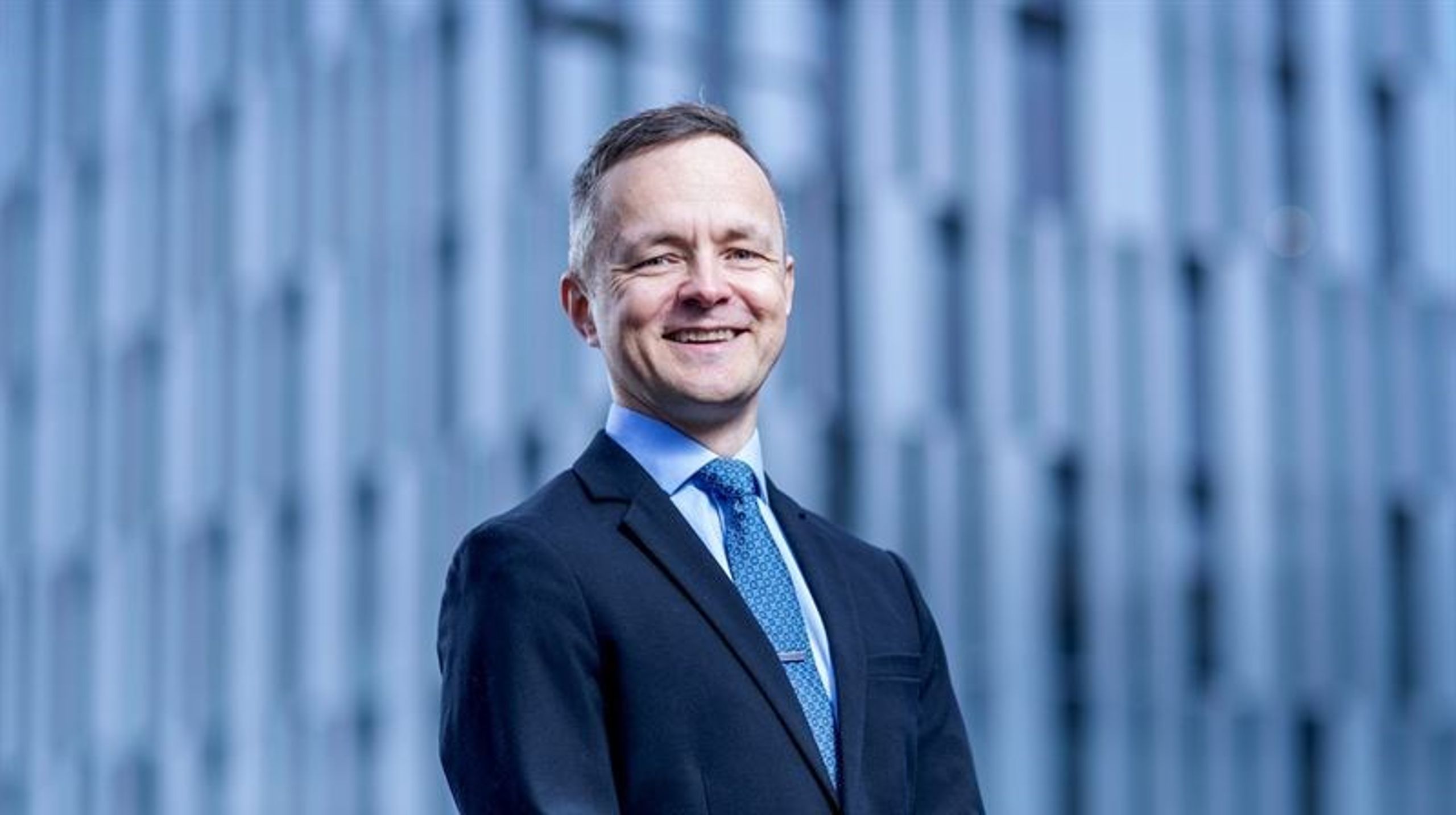 Klima- og økonomijournalist i NRK, Hallvard Norum, tiltrer sin nye stilling i Aker Solutions fra midten av mars 2023.