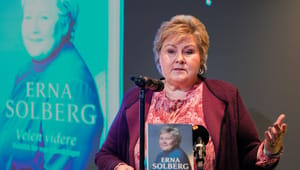 Erna Solberg kritisk til Trond Giske i ny bok: – Det opplevdes som om han drev med politisert eierskapshåndtering